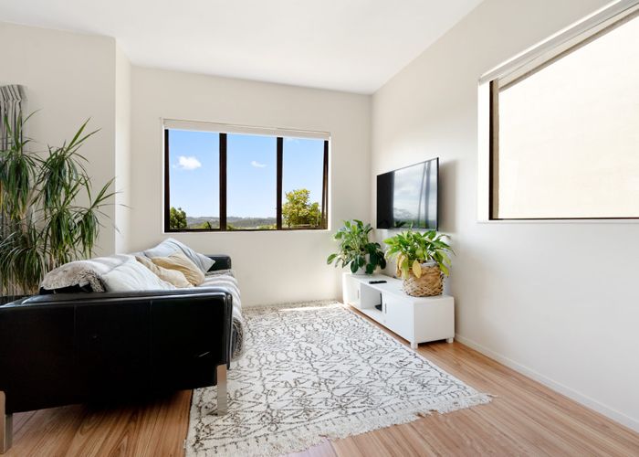  at 12E Schnapper Rock Road, Albany, North Shore City, Auckland