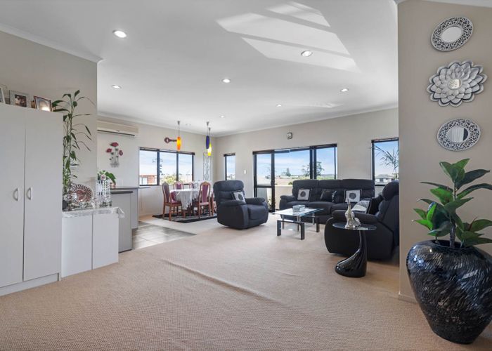  at 12 Ginko Place, Mangere, Auckland