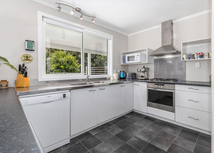  at 102 Rawhiti Road, Pukerua Bay, Porirua