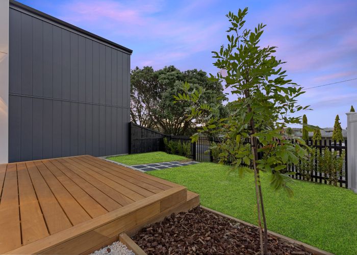  at 21B Knights Road, Rothesay Bay, North Shore City, Auckland