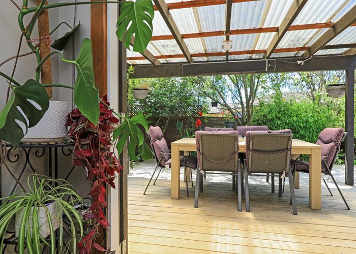  at 8 Neeve Place, Taradale, Napier