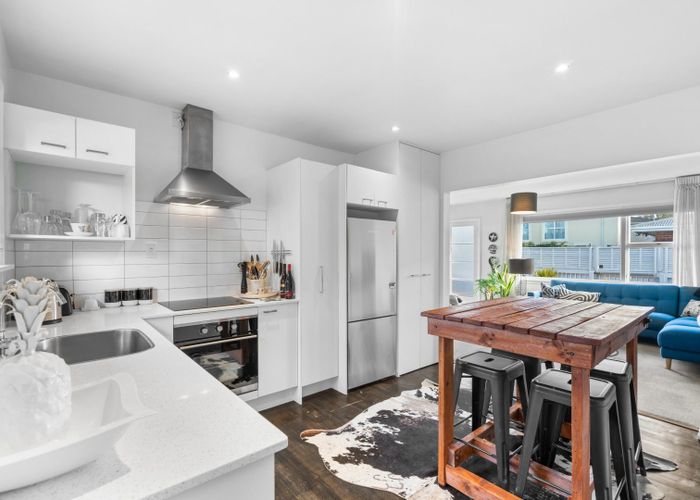  at 5/28 Aikmans Road, Merivale, Christchurch City, Canterbury