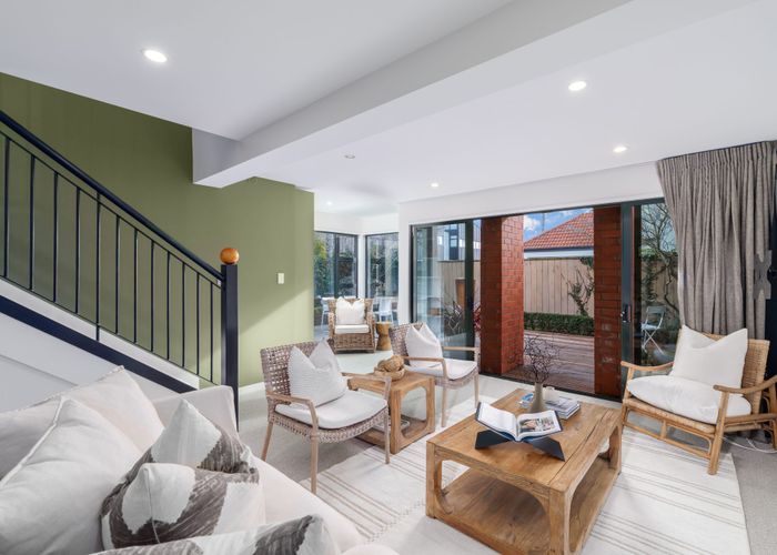 at 1/56 Hewitts Road, Merivale, Christchurch City, Canterbury