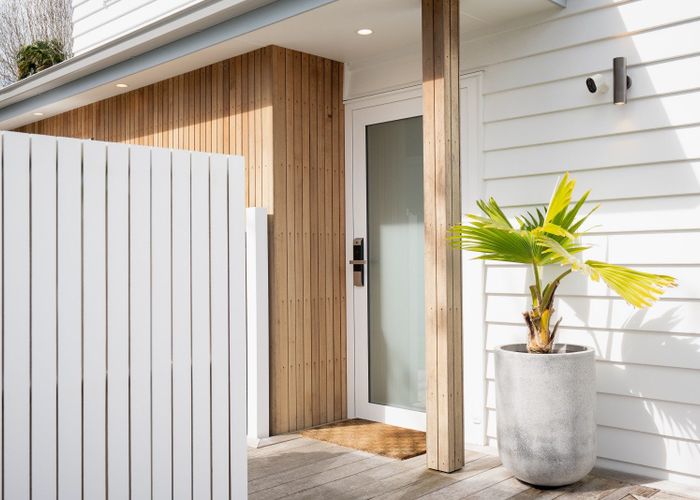  at 2/6 Marsh Avenue, Forrest Hill, North Shore City, Auckland