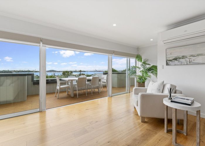  at 2/2 (2A) Milton Road, Northcote Point, North Shore City, Auckland