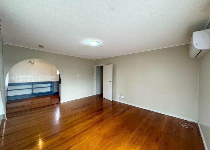  at 2/214 Campbell Road, Greenlane, Auckland City, Auckland