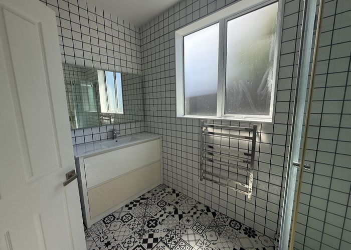  at 6 Princeton Parade, Albany, North Shore City, Auckland