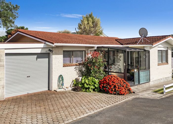  at 2/14 Burns Street, Westown, New Plymouth, Taranaki