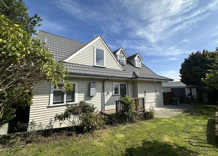  at 18 Middleton Road, Johnsonville, Wellington