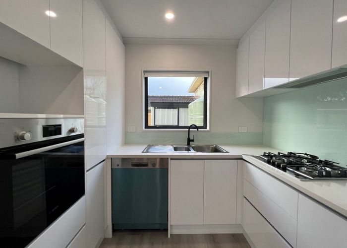  at 4/27 Wentworth Avenue, Papatoetoe, Manukau City, Auckland