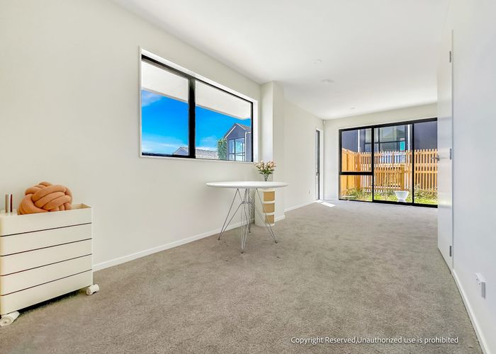  at 4/267 Great North Road, Henderson, Waitakere City, Auckland