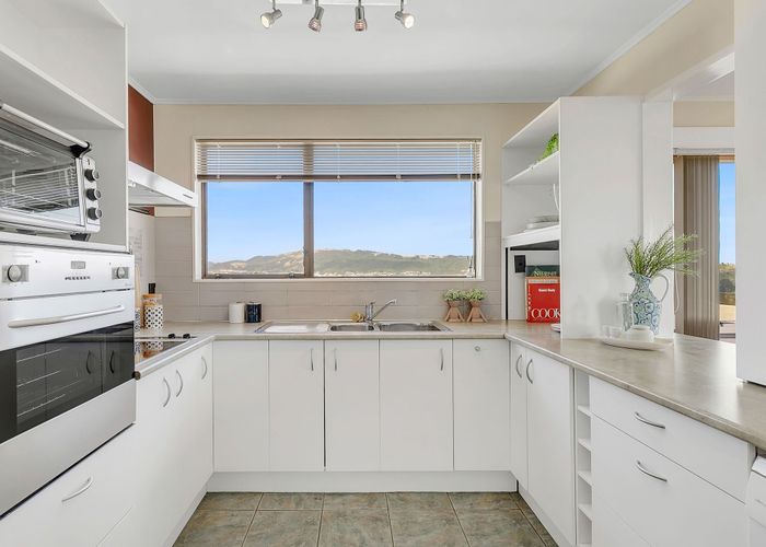  at 36 Eskdale Road, Papakowhai, Porirua