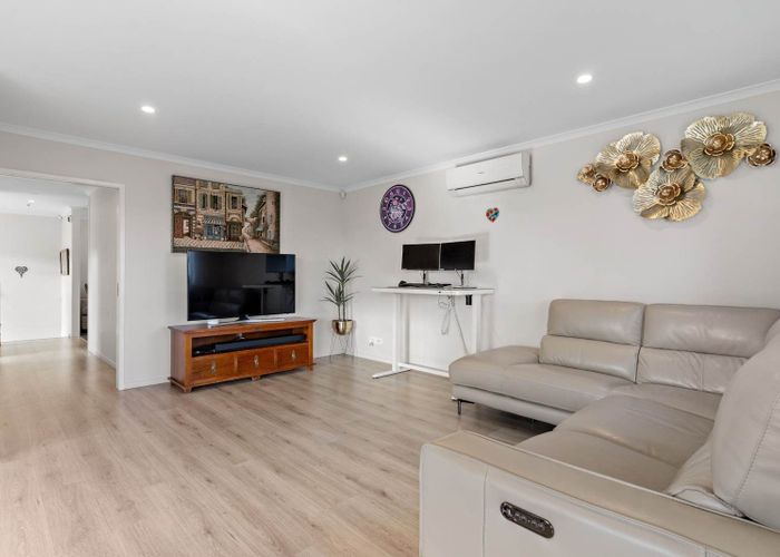  at 780 East Coast Road, Pinehill, North Shore City, Auckland