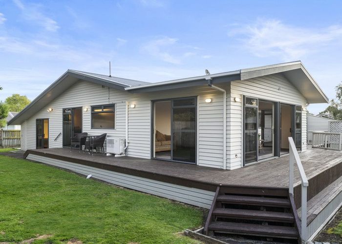  at 51 Youngs Road, Papakura