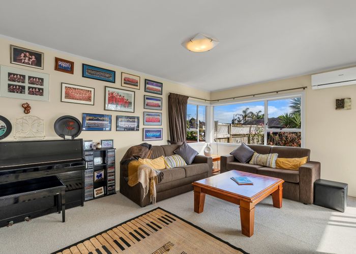  at 2/28 Rutland Road, Mount Wellington, Auckland