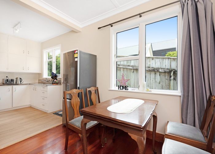  at 2/30 Ottawa Road, Ngaio, Wellington