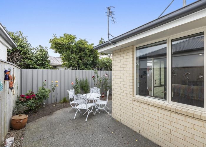  at 2/6 Nicholls Road, Halswell, Christchurch City, Canterbury