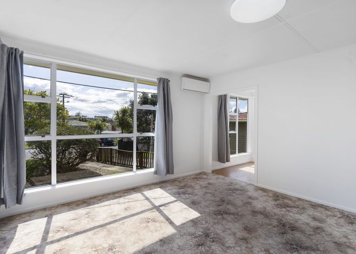  at 5 Westall Road, New Lynn, Auckland