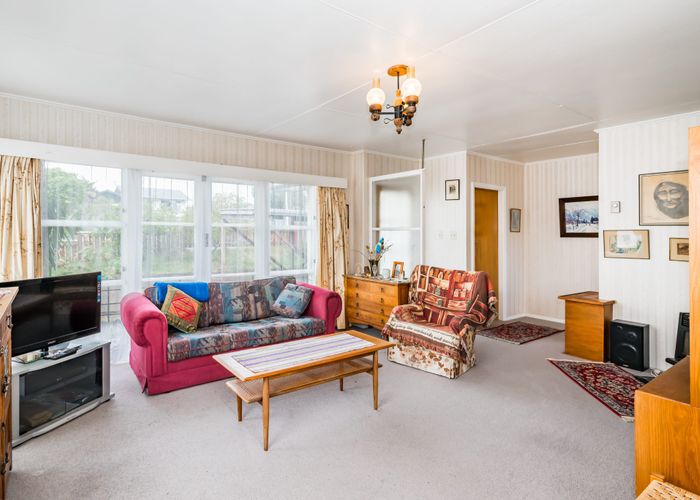  at 21 Gray Avenue, Paraparaumu Beach, Kapiti Coast, Wellington