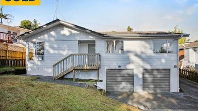  at 28 Holt Avenue, Torbay, Auckland