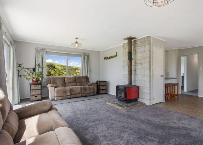  at 135 Willoughby Road, Tahawai