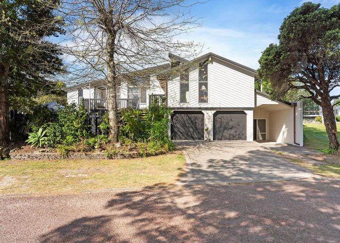  at 6 Chelmsford Court, Pauanui