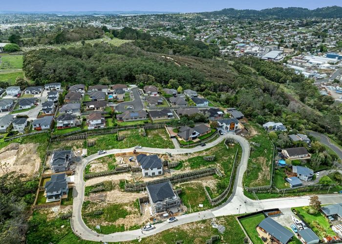  at 13 Mara Way, Sunnyvale, Waitakere City, Auckland