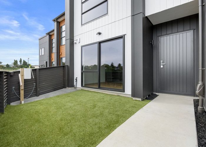  at 121 Otuwairoa Esplanade, Papakura, Papakura, Auckland