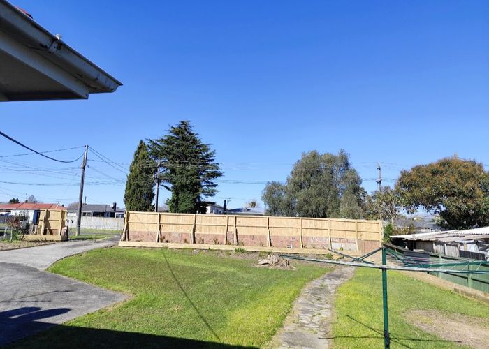  at 26 Larnoch Road, Henderson, Waitakere City, Auckland