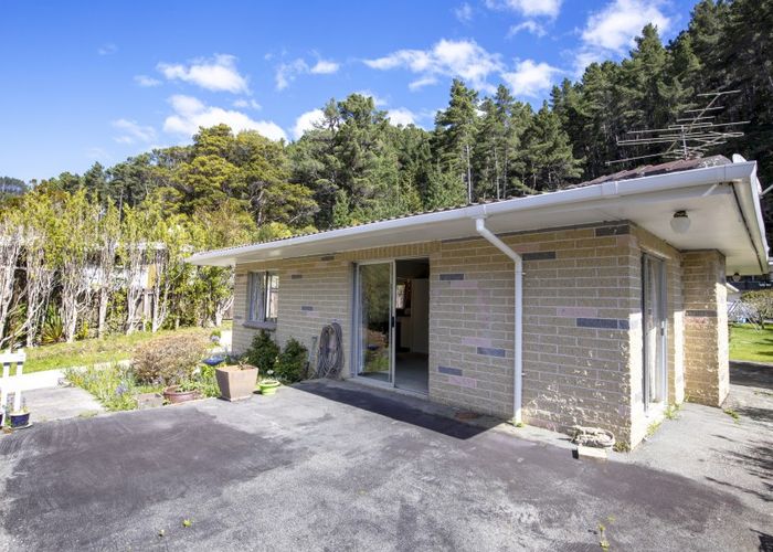  at 40 Elmslie Road, Pinehaven, Upper Hutt