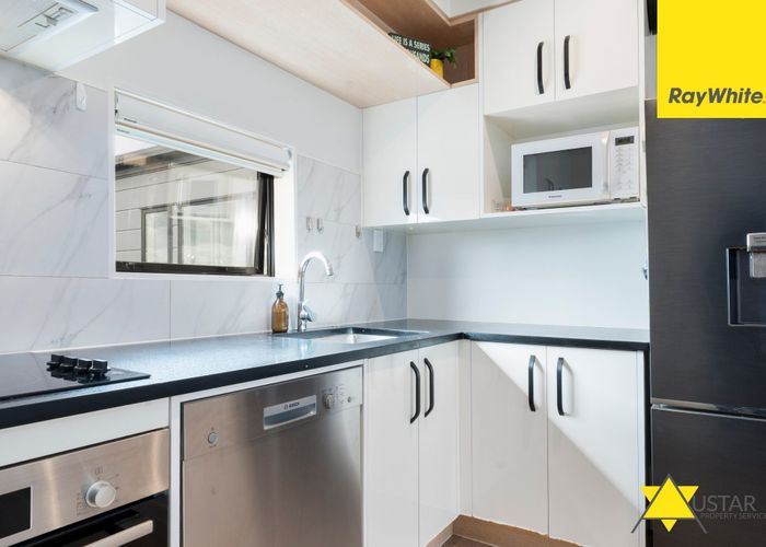  at 4/115 Swanson Road, Henderson, Waitakere City, Auckland