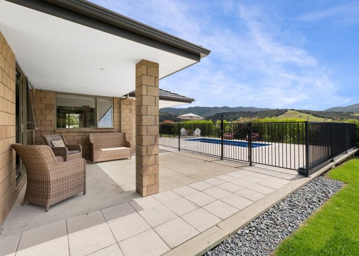  at 402A King Road, Kaiwaka