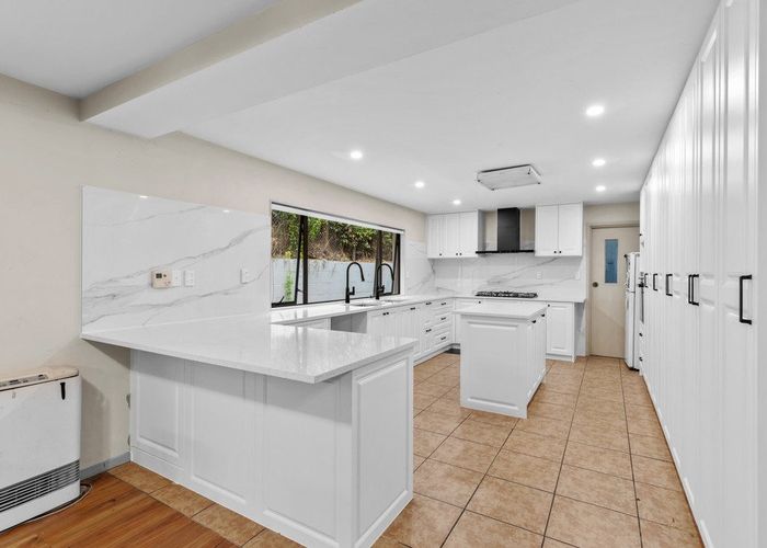  at 19 Woodside Avenue, Northcote, North Shore City, Auckland