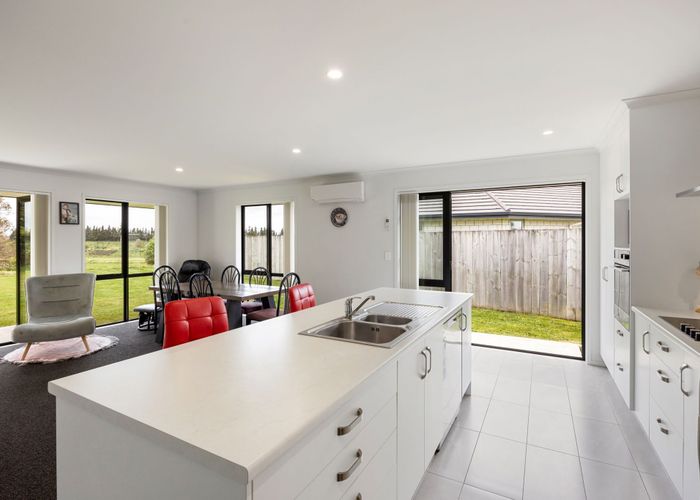  at 51 Edgeview Crescent, Fitzroy, Hamilton, Waikato