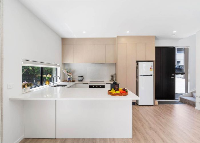  at 9/10 Hutchinsons Road, Bucklands Beach, Manukau City, Auckland