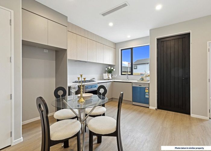  at 8 Kotiu Place, Massey, Waitakere City, Auckland