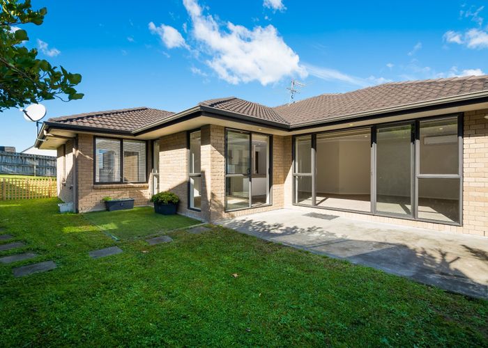  at 16 Bundoran Way, Pinehill, North Shore City, Auckland