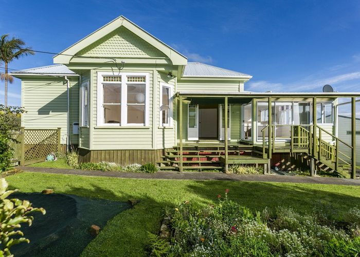  at 2/120 Eskdale Road, Birkdale, North Shore City, Auckland