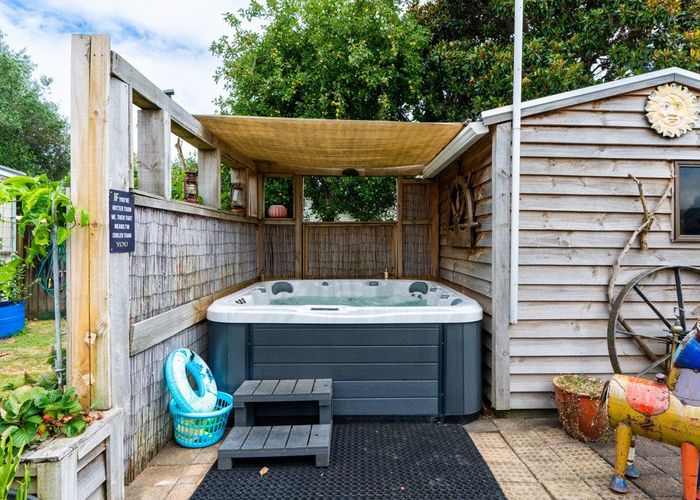  at 19 Sarindah Place, Fairview Downs, Hamilton