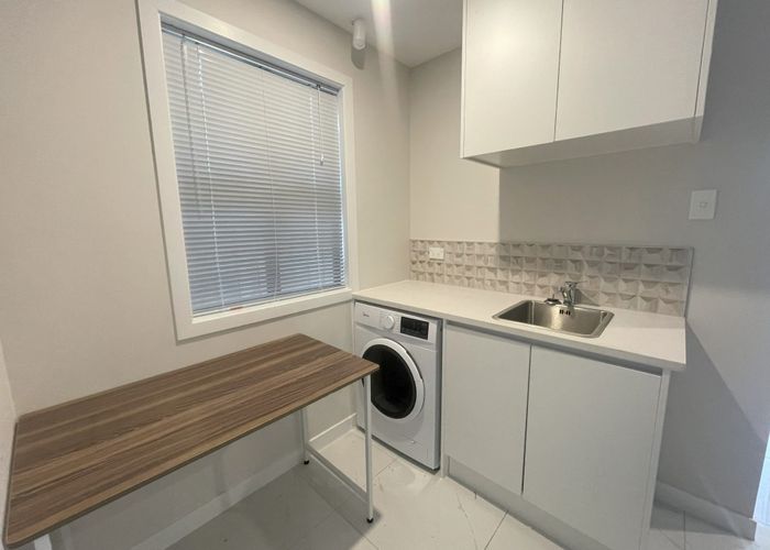  at 1A/68 Ireland Rd, Mount Wellington, Auckland City, Auckland