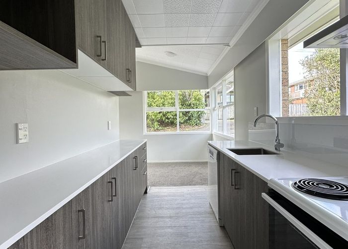  at 2/84A Royal View Road, Te Atatu South, Waitakere City, Auckland