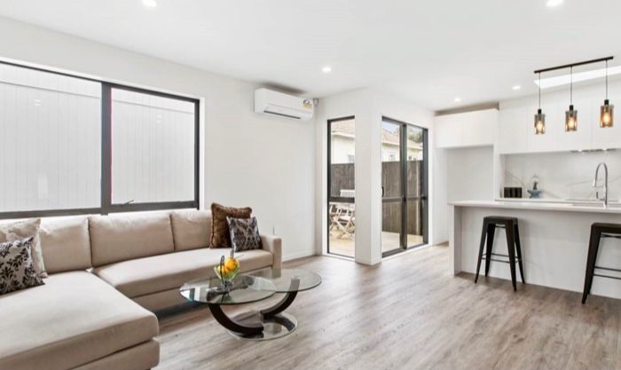  at 2/14 Waddell Avenue, Point England, Auckland City, Auckland