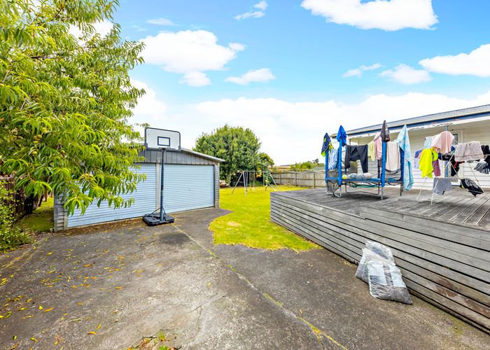  at 28 Mckinstry Avenue, Mangere East, Auckland