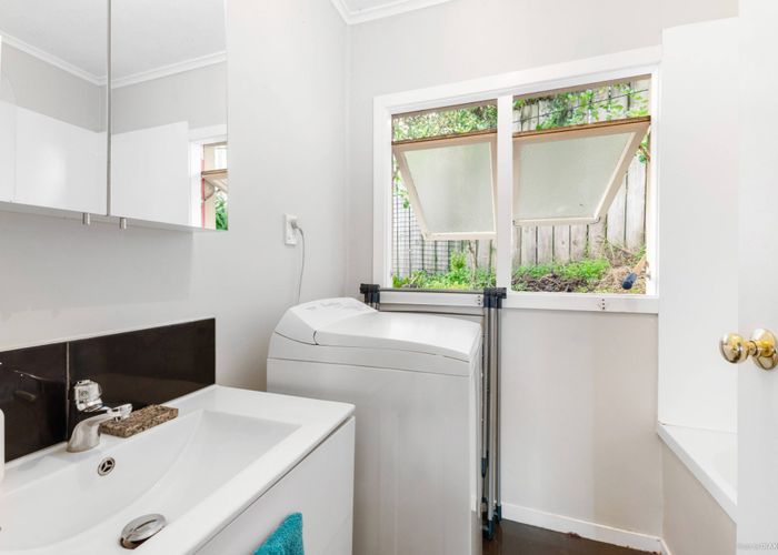  at 1/8 Alexander Avenue, Torbay, Auckland