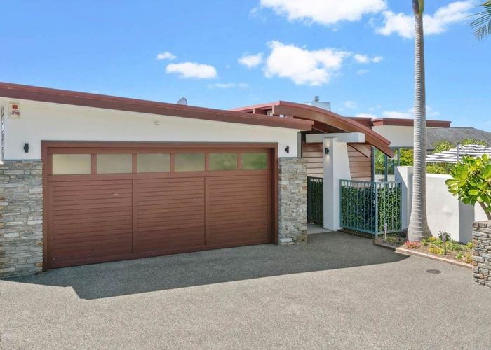  at 8 St Clair Place, Browns Bay, Auckland
