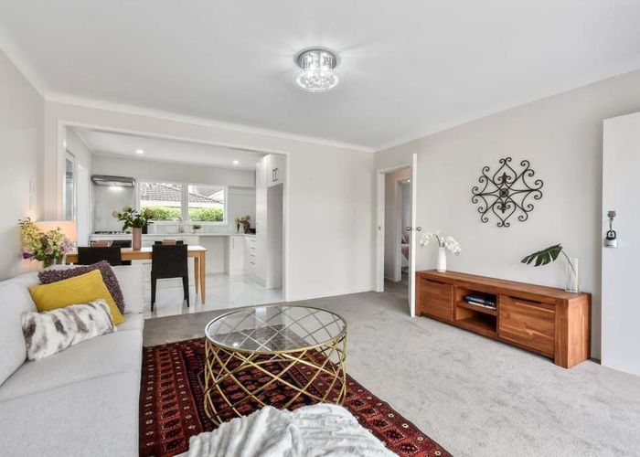  at 2/11 Wentworth Avenue, Papatoetoe, Manukau City, Auckland