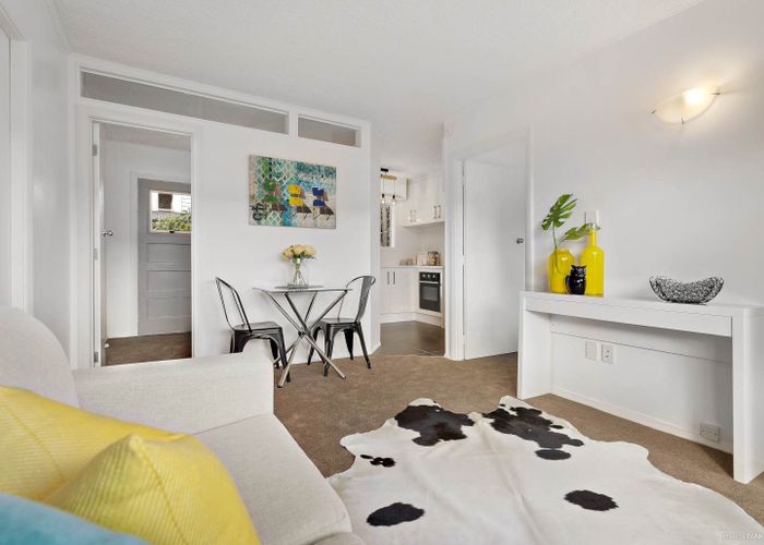  at 9/29 Fairview Road, Mount Eden, Auckland City, Auckland
