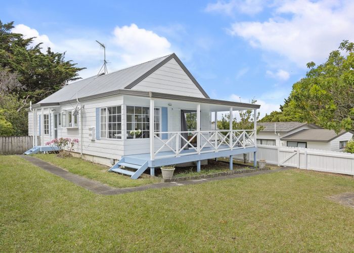  at 12 Coubray Place, Botany Downs, Manukau City, Auckland