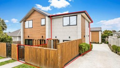  at 2/80 Awaroa Road, Sunnyvale, Auckland