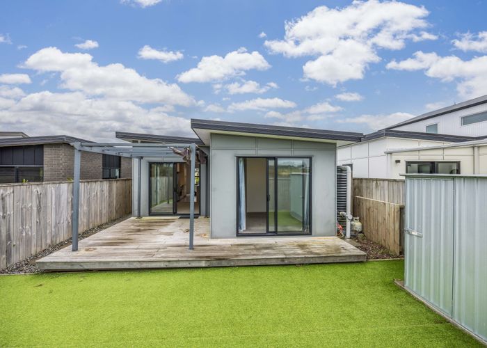  at 27 Houhora Street, Westgate, Waitakere City, Auckland